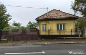 Casa individuala cu 2 camere, 740 mp teren, B dul Revolutiei 