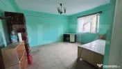 Casa individuala cu 2 camere, 740 mp teren, B dul Revolutiei 