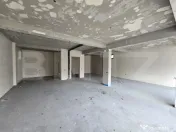 Investitie - Casă tip duplex, spațiu comercial și garaj - 