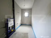 Investitie - Casă tip duplex, spațiu comercial și garaj - 