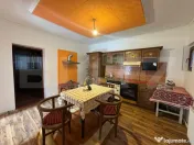 Vand casa cu 4 camere in Orastioara de Jos 