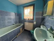 Vand casa cu 4 camere in Orastioara de Jos 