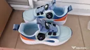 Adidasi tip role 