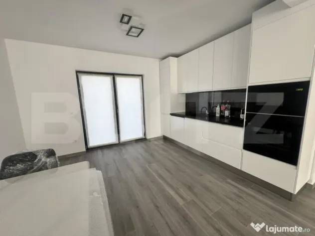 De închiriat – jumătate de duplex, construcție nouă