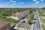 Spațiu Comercial + teren cu izvor de apă minerală în Bac 