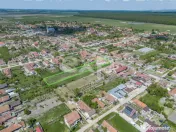 Spațiu Comercial + teren cu izvor de apă minerală în Bac 