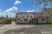 Spațiu Comercial + teren cu izvor de apă minerală în Bac 