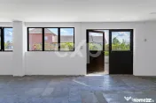 Spațiu Comercial + teren cu izvor de apă minerală în Bac
