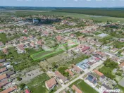 Spațiu Comercial + teren cu izvor de apă minerală în Bac