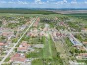 Spațiu Comercial + teren cu izvor de apă minerală în Bac