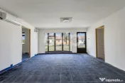 Spațiu Comercial + teren cu izvor de apă minerală în Bac 