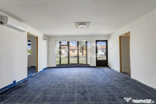 Spațiu Comercial + teren cu izvor de apă minerală în Bac