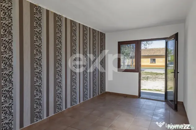 Spațiu Comercial + teren cu izvor de apă minerală în Bac