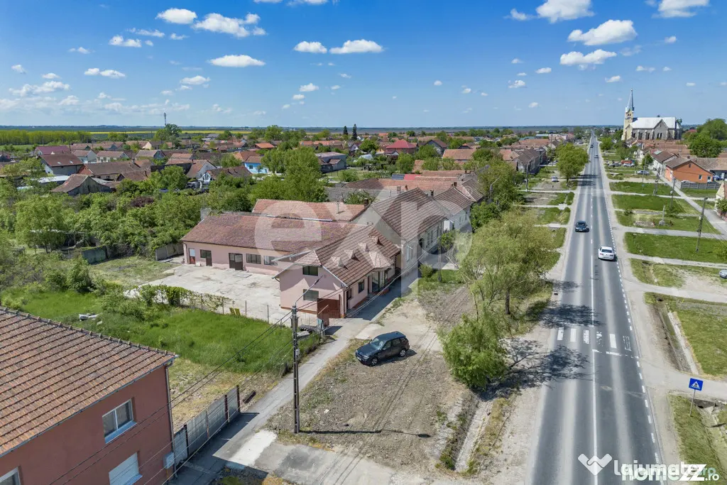 Spațiu Comercial + teren cu izvor de apă minerală în Bac