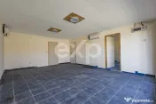 Spațiu Comercial + teren cu izvor de apă minerală în Bac 