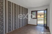 Spațiu Comercial + teren cu izvor de apă minerală în Bac 