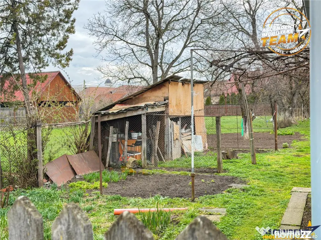 Casa traditionala, cu 709 mp teren intravilan zona apreciabi