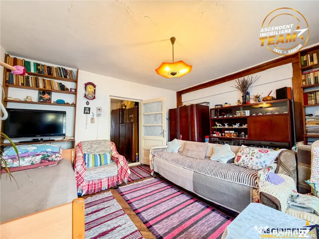 Casa traditionala, cu 709 mp teren intravilan zona apreciabi
