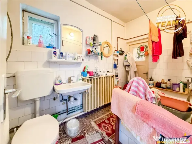 Casa traditionala, cu 709 mp teren intravilan zona apreciabi