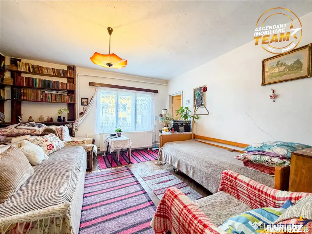 Casa traditionala, cu 709 mp teren intravilan zona apreciabi