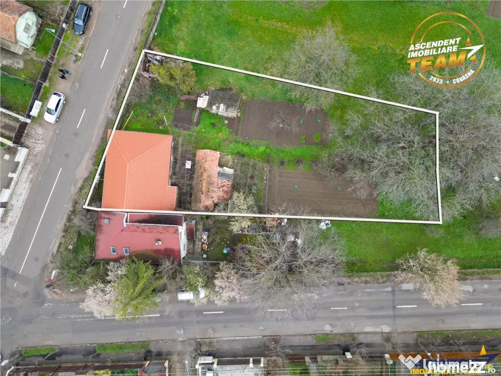 Casa traditionala, cu 709 mp teren intravilan zona apreciabi