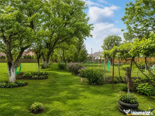 Casa traditionala, cu 709 mp teren intravilan zona apreciabi
