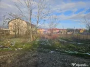 Teren Clinceni cu drum de servitute - zona Primarie. 