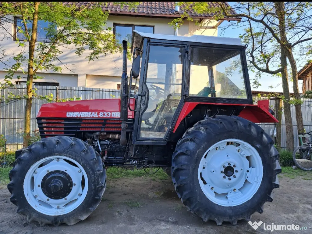 Tractor Universal 833DTC 2005