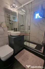Apartament 4 camere, centrală proprie, parcare, 5 min 