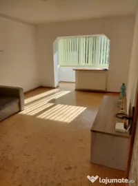 Apartament 2 camere, decomandat - zona Racadau 