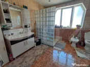 Casă modernă P+2 de vânzare în Reghin, cu garaj și curt 