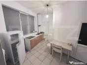 Garosniera spațioasă , 50mp, zona Centrala 