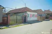 Casă rustică pe malul Crișului Repede, de vânzare, Va... 