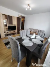 Apartament 2 camere decomandat, 57 mp cu parcare, zona Sub C 