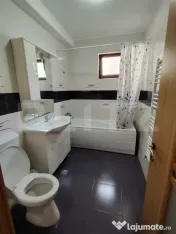 Apartament 2 camere decomandat, 57 mp cu parcare, zona Sub C 