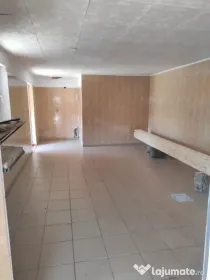 Spatiu comercial, 66 mp, zona Bariera Valcii