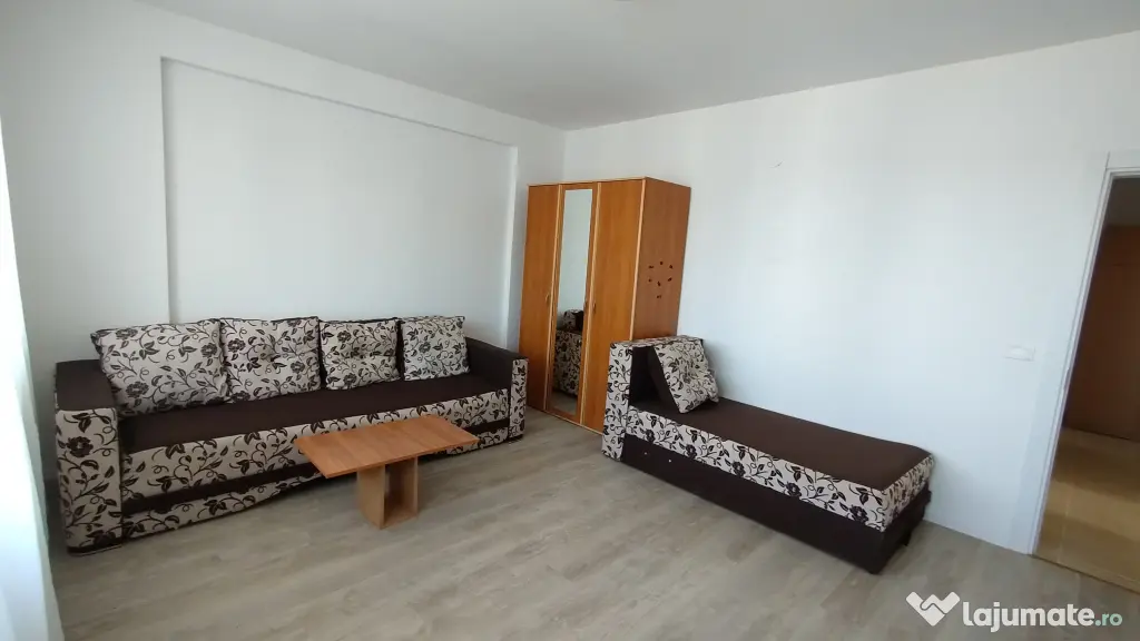 METROU ,garsoniera spatioasa,46 m,luminoasa,proprietar,parcare,terasa,mobilata