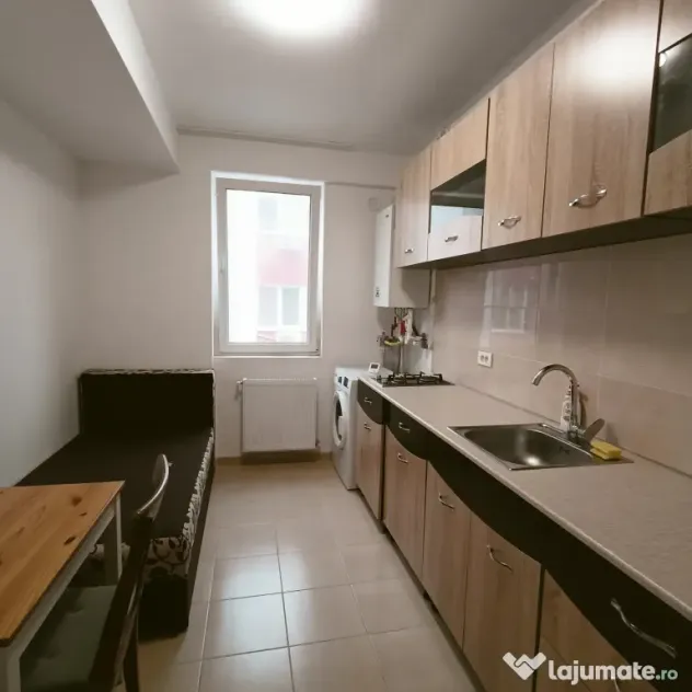 METROU ,garsoniera spatioasa,46 m,luminoasa,proprietar,parcare,terasa,mobilata