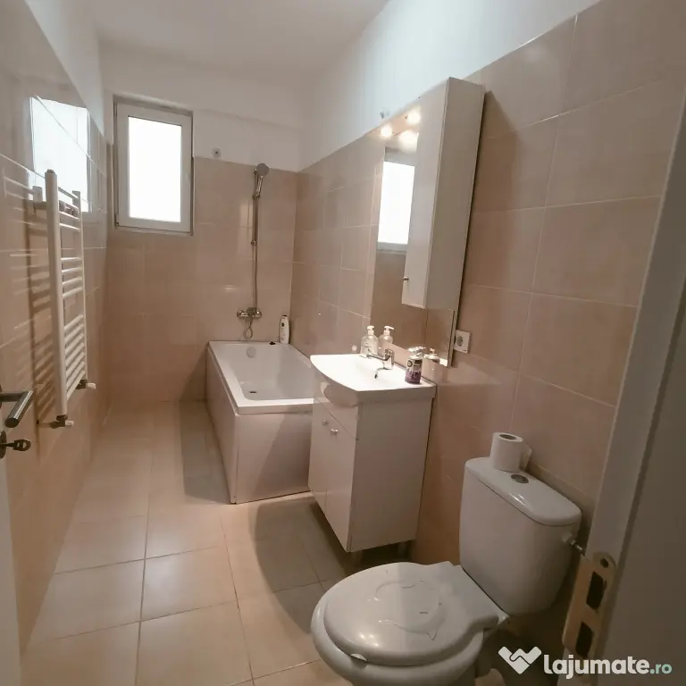 METROU ,garsoniera spatioasa,46 m,luminoasa,proprietar,parcare,terasa,mobilata