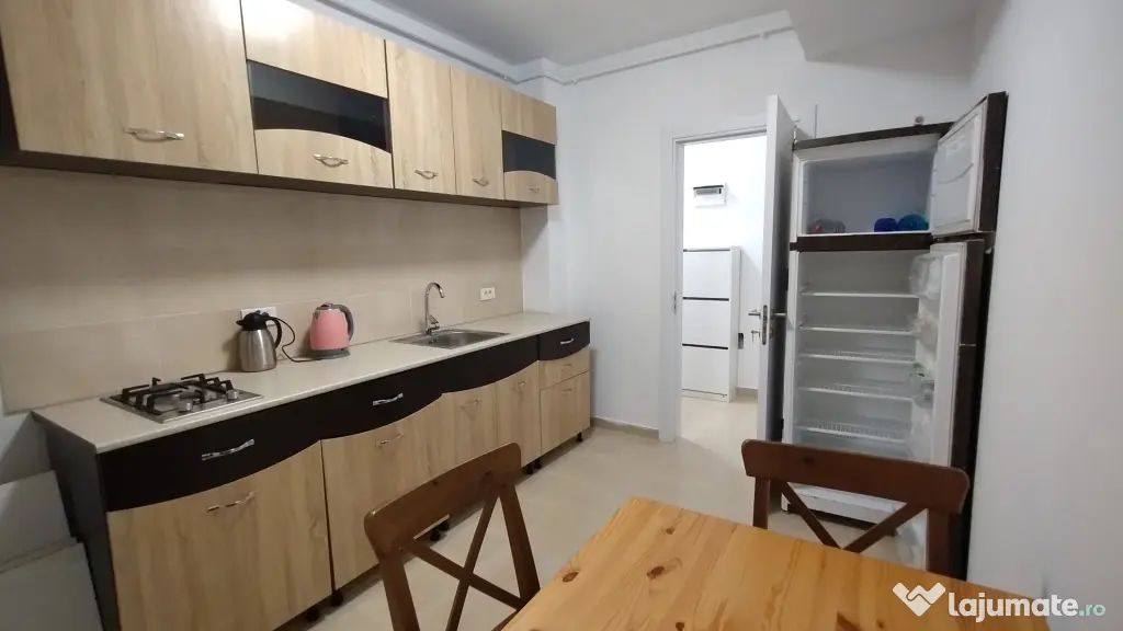METROU ,garsoniera spatioasa,46 m,luminoasa,proprietar,parcare,terasa,mobilata