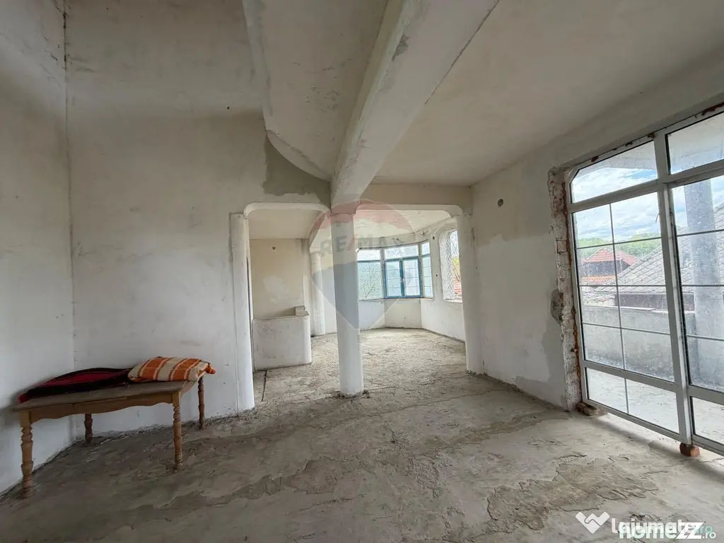 Proprietate spatioasa cu teren generos -în Buciumi /Somc...