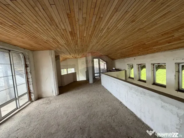 Proprietate spatioasa cu teren generos -în Buciumi /Somc...