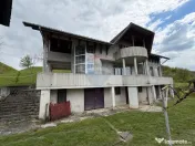 Proprietate spatioasa cu teren generos -în Buciumi /Somc... 