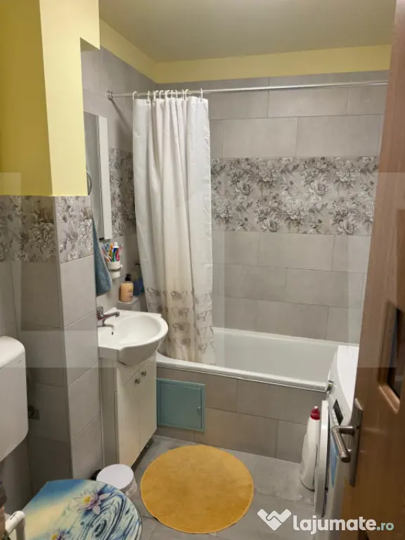 Apartament 3 camere, 53 mp, zona Girocului