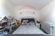 CASA COMPUSA DIN 2 APARTAMENTE, SCHEII BRASOVULUI| COMISI... 