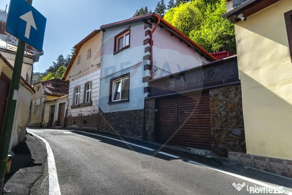 CASA COMPUSA DIN 2 APARTAMENTE, SCHEII BRASOVULUI| COMISI... - Brasov (Brasov)