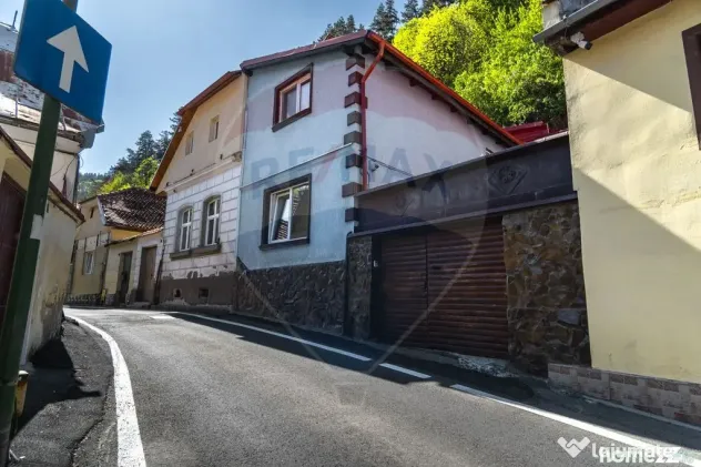 CASA COMPUSA DIN 2 APARTAMENTE, SCHEII BRASOVULUI| COMISI... - Brasov (Brasov)