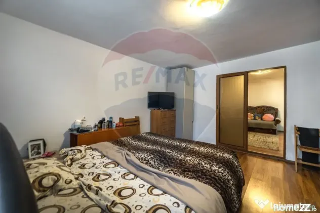 CASA COMPUSA DIN 2 APARTAMENTE, SCHEII BRASOVULUI| COMISI...