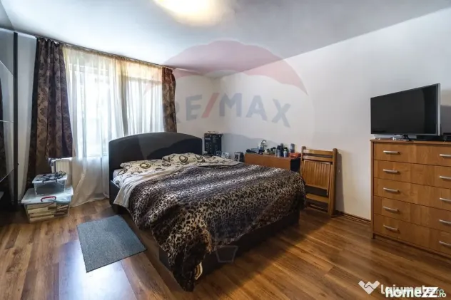 CASA COMPUSA DIN 2 APARTAMENTE, SCHEII BRASOVULUI| COMISI...
