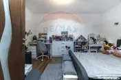 CASA COMPUSA DIN 2 APARTAMENTE, SCHEII BRASOVULUI| COMISI... 